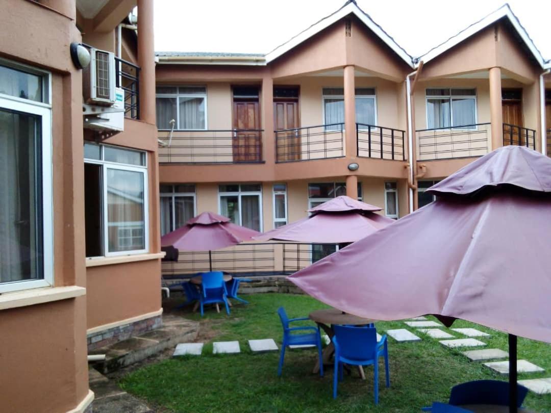 Westcliff Hotel Lira Exterior foto