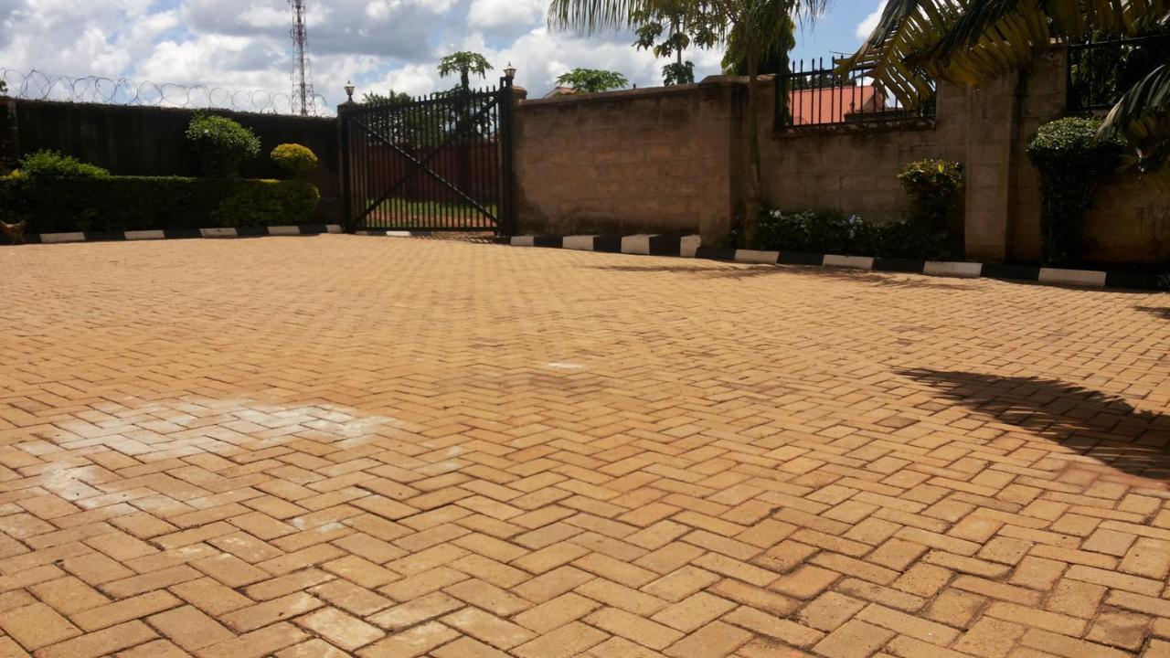 Westcliff Hotel Lira Exterior foto